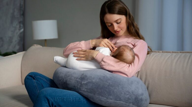 Breastfeeding and sleep_ Managing night feedings